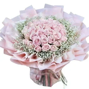 large pink roses bouquet