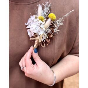 preserved flowers button hole boutonniere